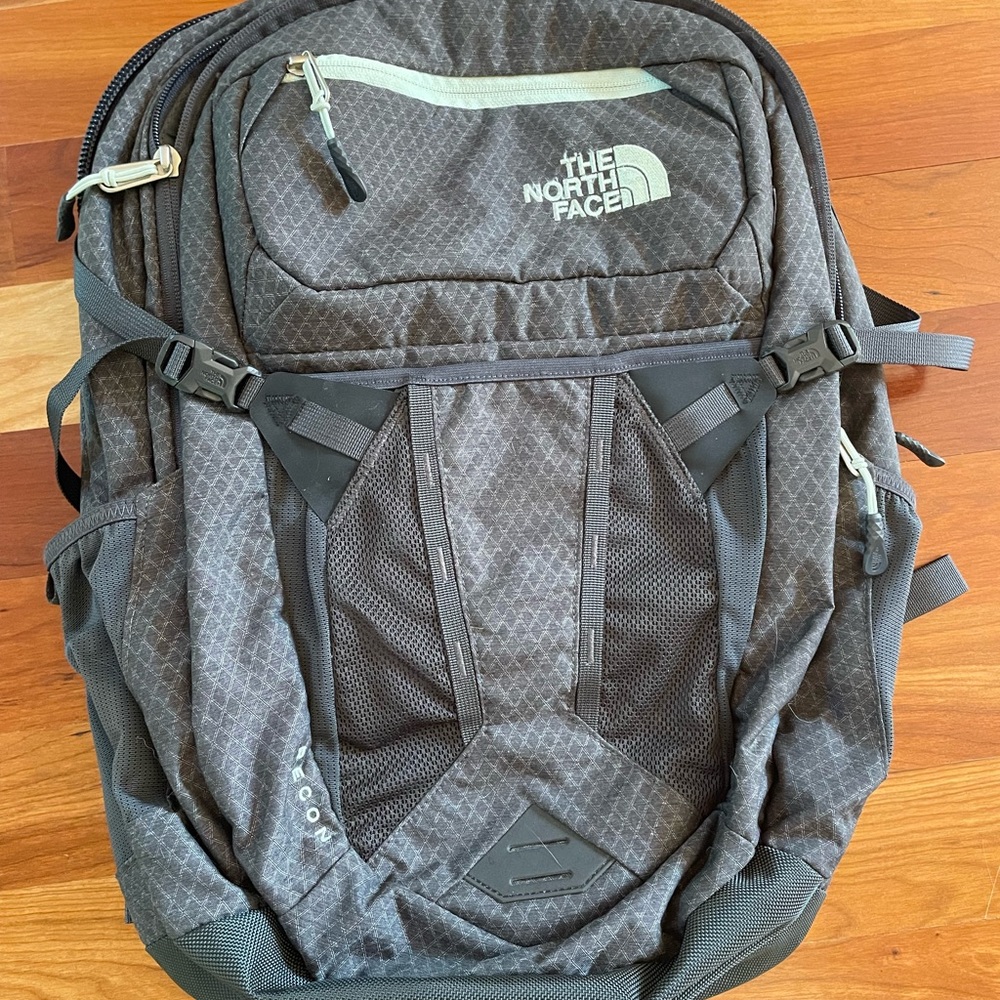 Like New Northface Recon Backpack